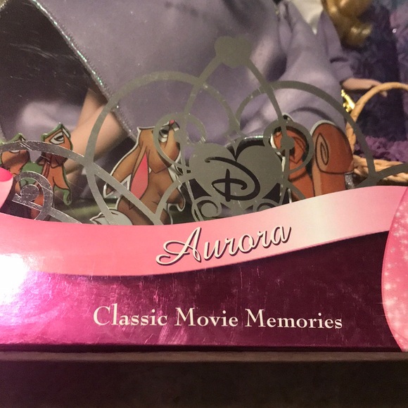 Aurora Sleeping Beauty porcelain doll - Picture 3 of 7